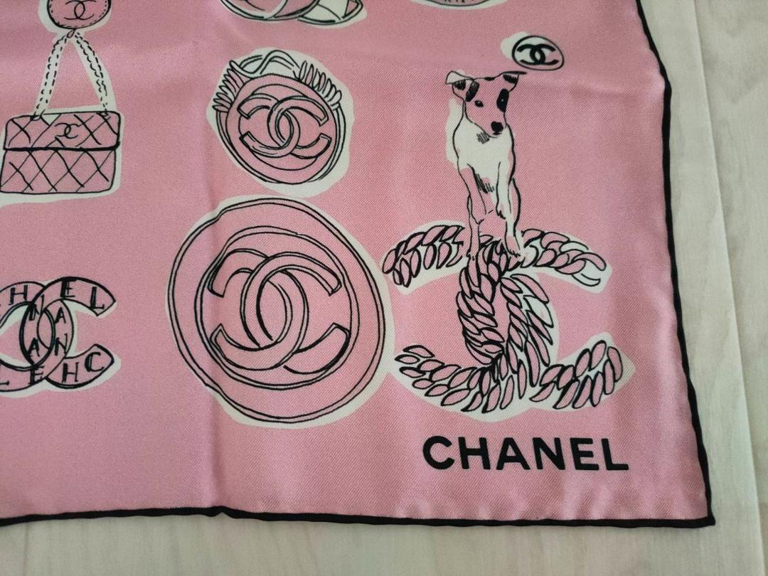新品未使用 シャネル CHANEL シルクスカーフ ピンク 犬柄 ココ