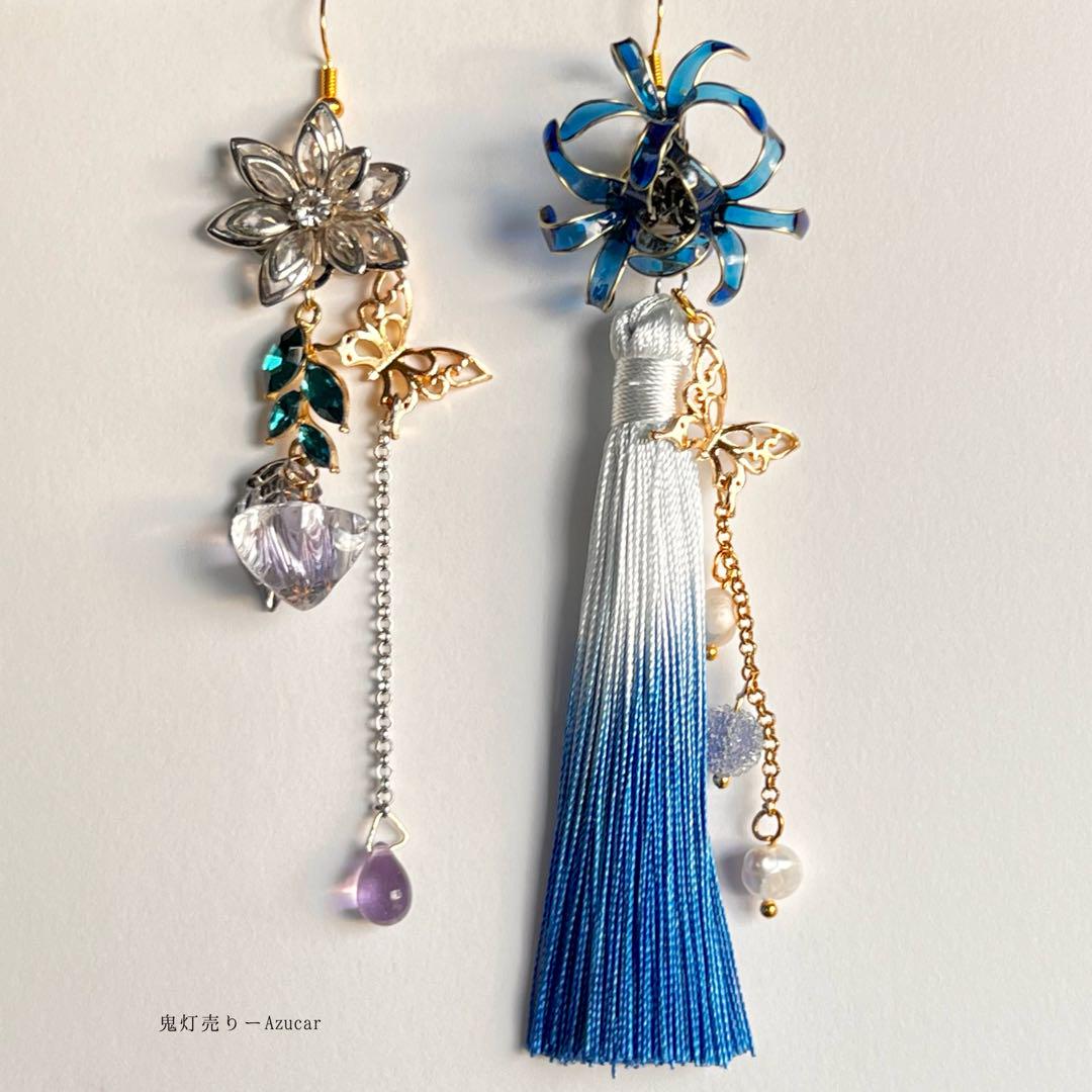 青彼岸花と鬼灯と蓮の和風ピアス イヤリング 蝶々と淡水パール、ロングタッセル付き 青彼岸花と鬼灯と蓮の和風ピアス イヤリング 蝶々と淡水パー