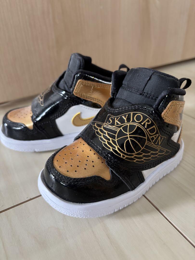 SKYJORDAN スニーカー 黒/金