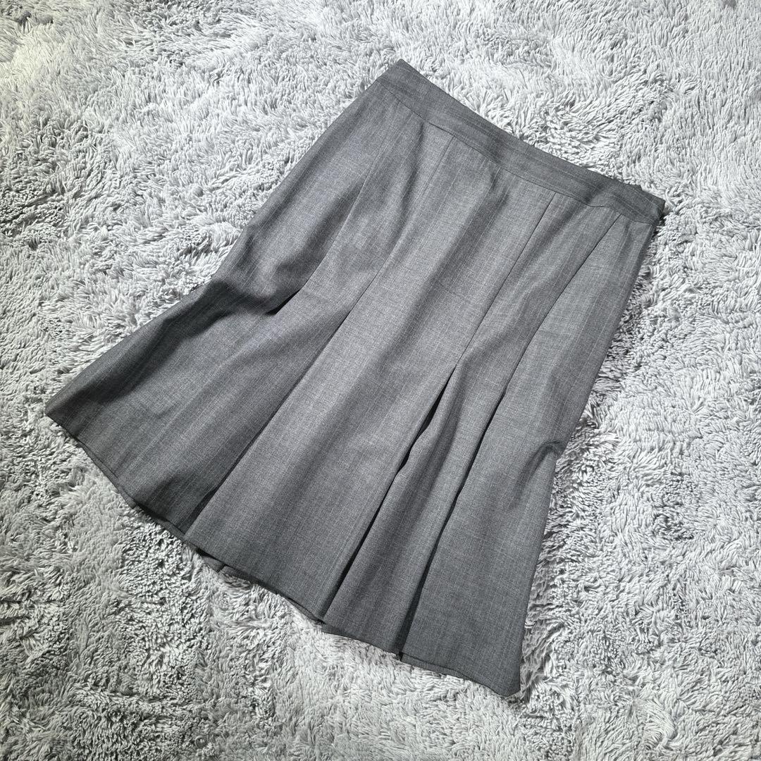 極美品♡23区 タックスカート ひざ丈 グレー 36 ビジネス フォーマル