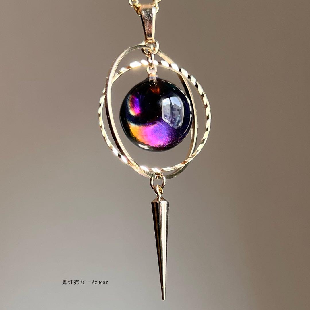月の満ち欠け。天球儀versionネックレス 見る角で色合いが変わる魔法のような