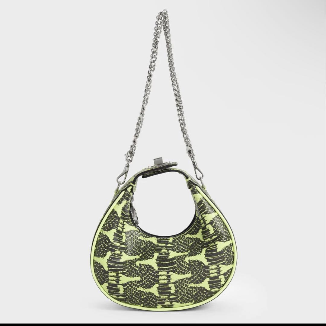 CHARLES & KEITH クレッセントバッグ イエロー Charles&Keith ミニクレッセントホーボーバック yellow - メルカリ