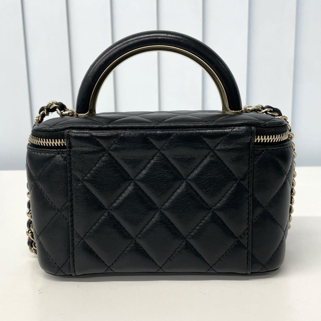 未使用✨CHANEL ラムスキン　マトラッセ　2way バニティ　チェーン