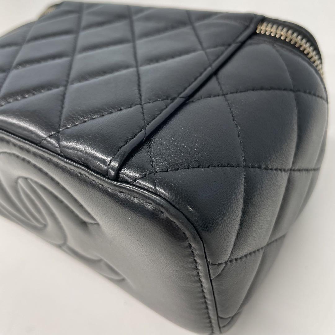 未使用✨CHANEL ラムスキン　マトラッセ　2way バニティ　チェーン