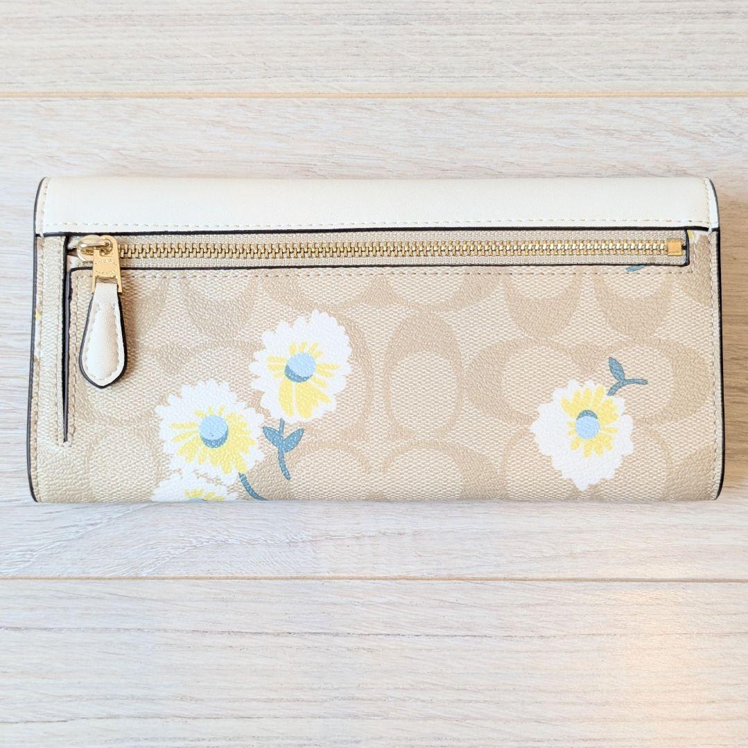 ✨美品✨　COACH　コーチ　長財布　花柄　ホワイト×ベージュ
