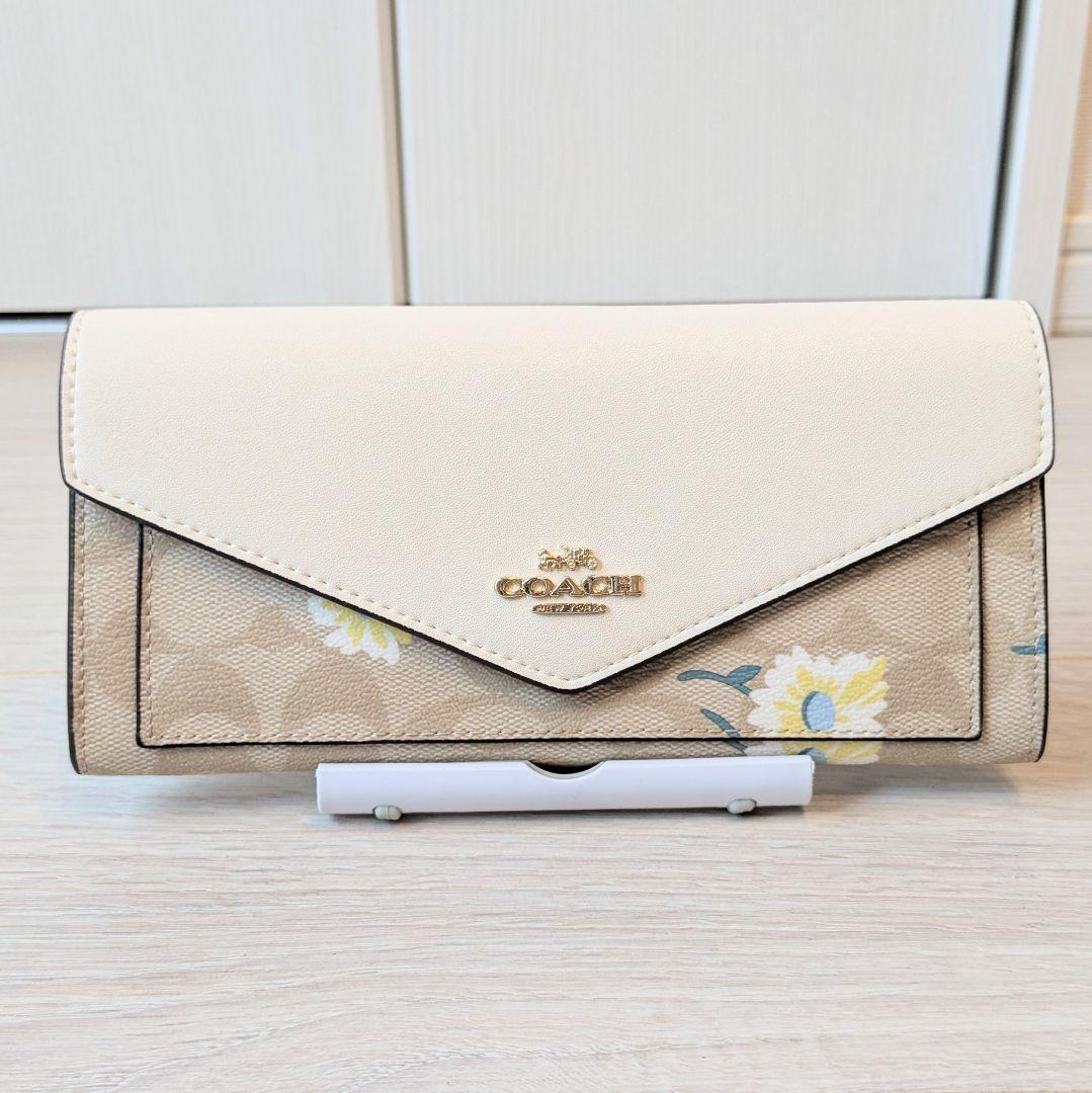 ✨美品✨　COACH　コーチ　長財布　花柄　ホワイト×ベージュ