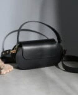 aulentti オウレンティ オーバルレザーバッグブラックAULENTTI