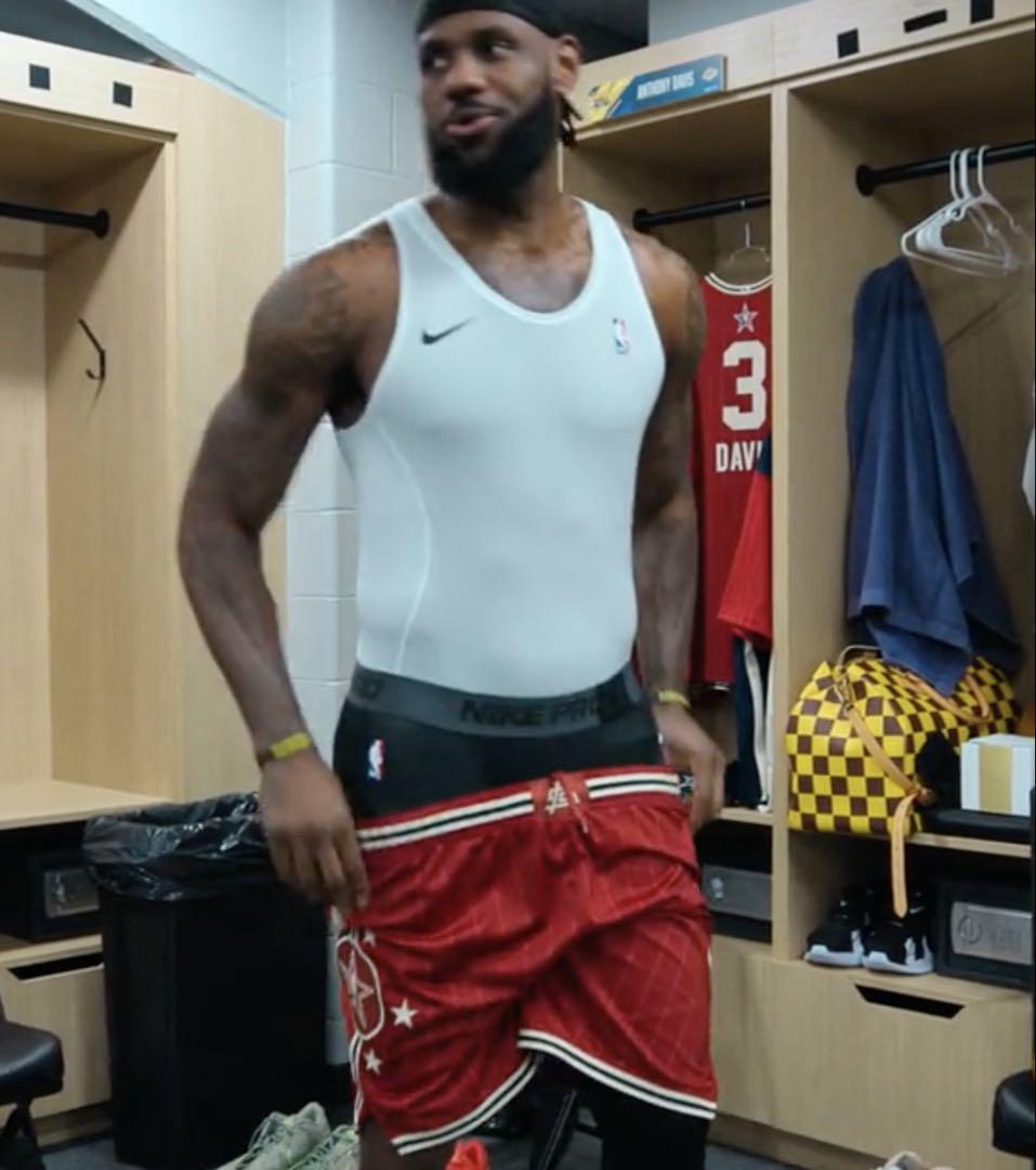 NBA白色ノースリーブ コンプレッションタンクトップ Lサイズ選手支給品Used
