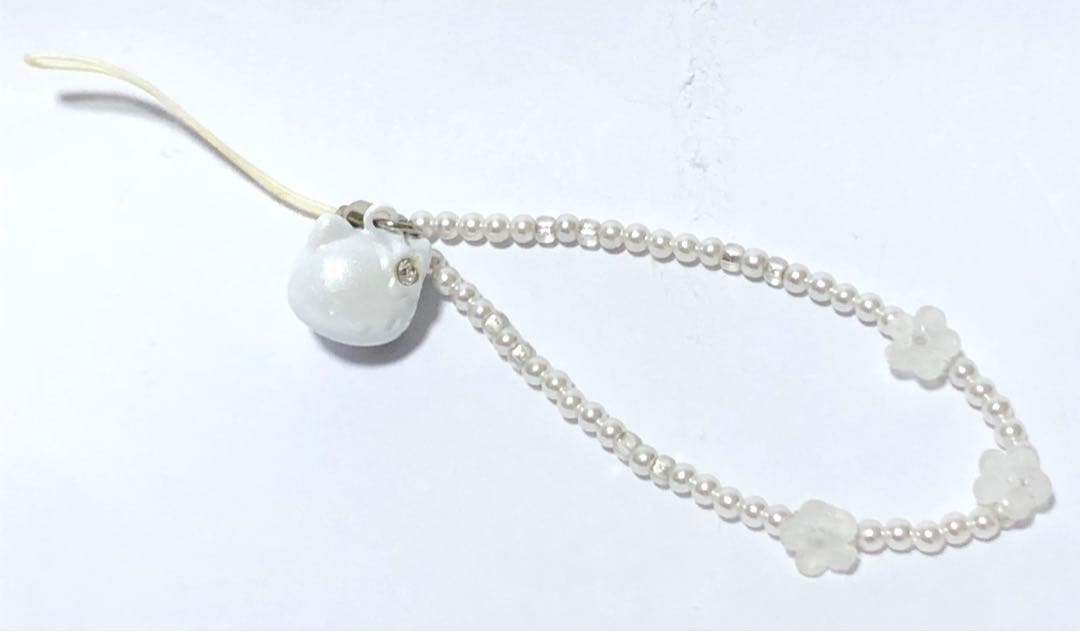 サンリオ　ハローキティ　レトロ　 レア　 希少　キティちゃん　ホワイト　根付け サンリオ ハローキティ レトロ レア 希少 キティちゃん ホワイト