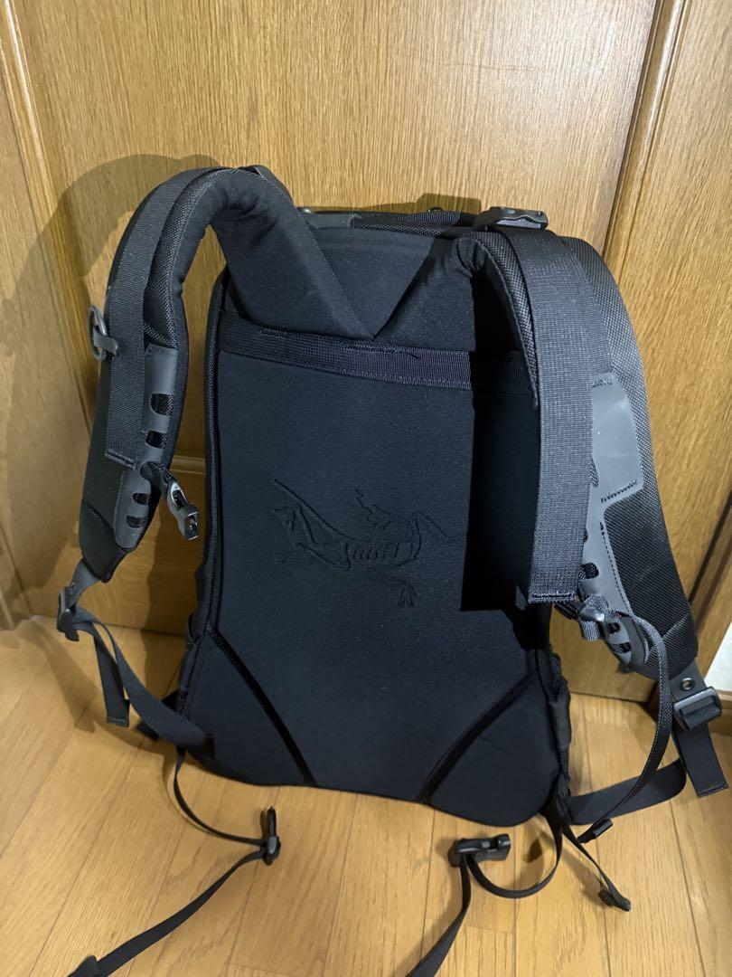 ARC'TERYX ARRO 22 ブラックバックパック