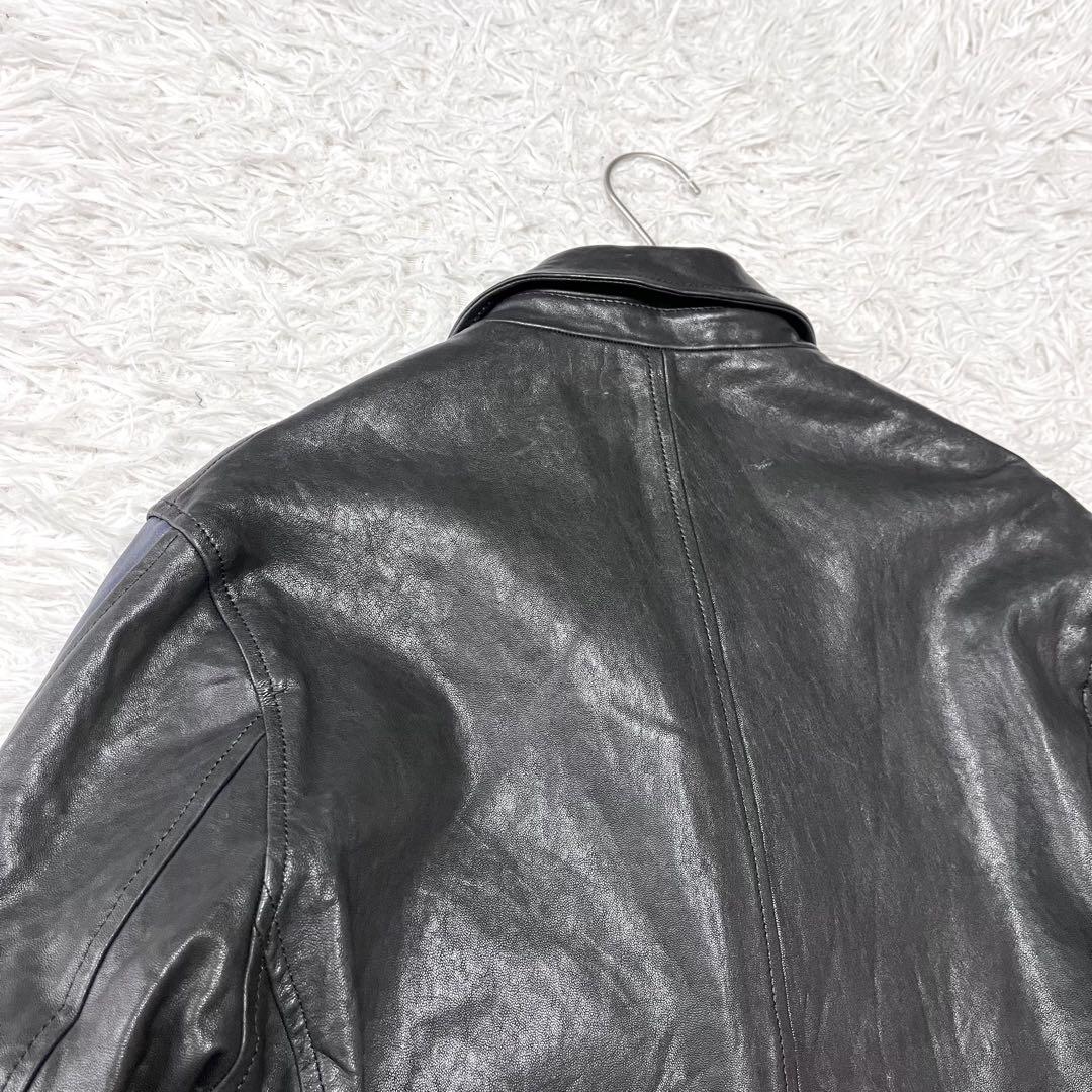 ブラック