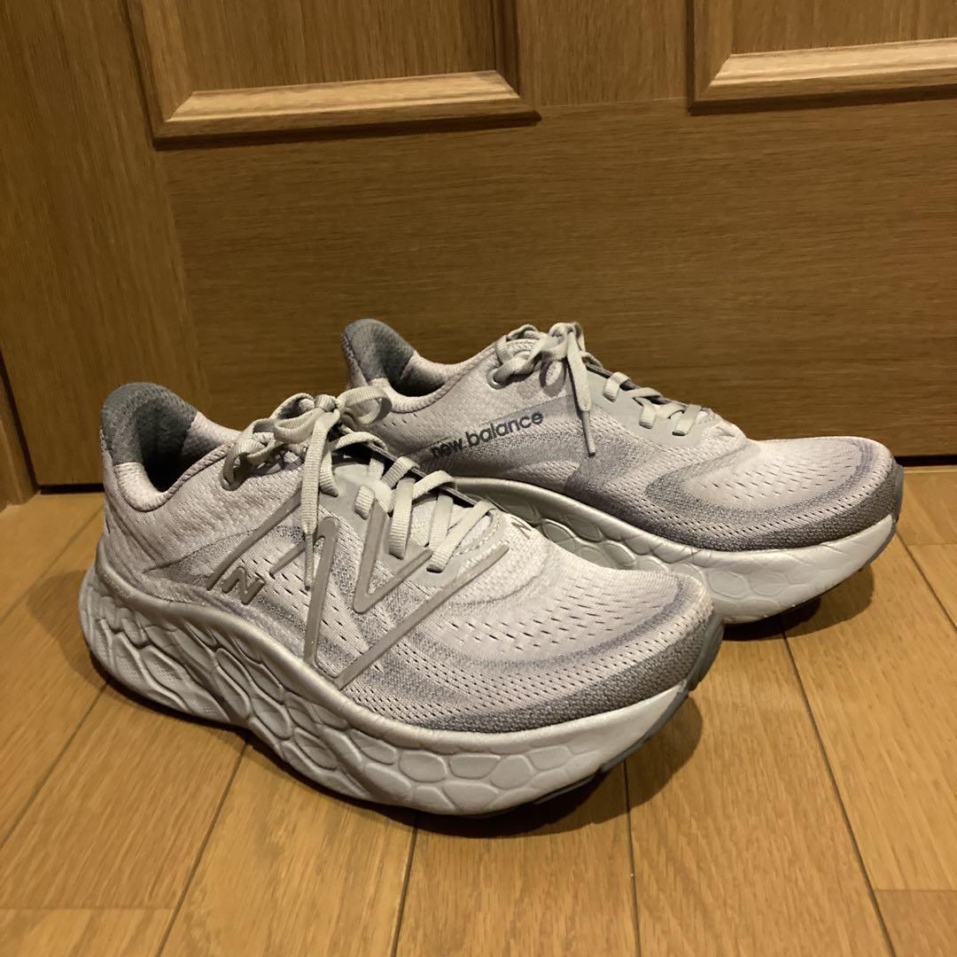 ニューバランス　Fresh Foam X More ライトグレー 26.5㎝
