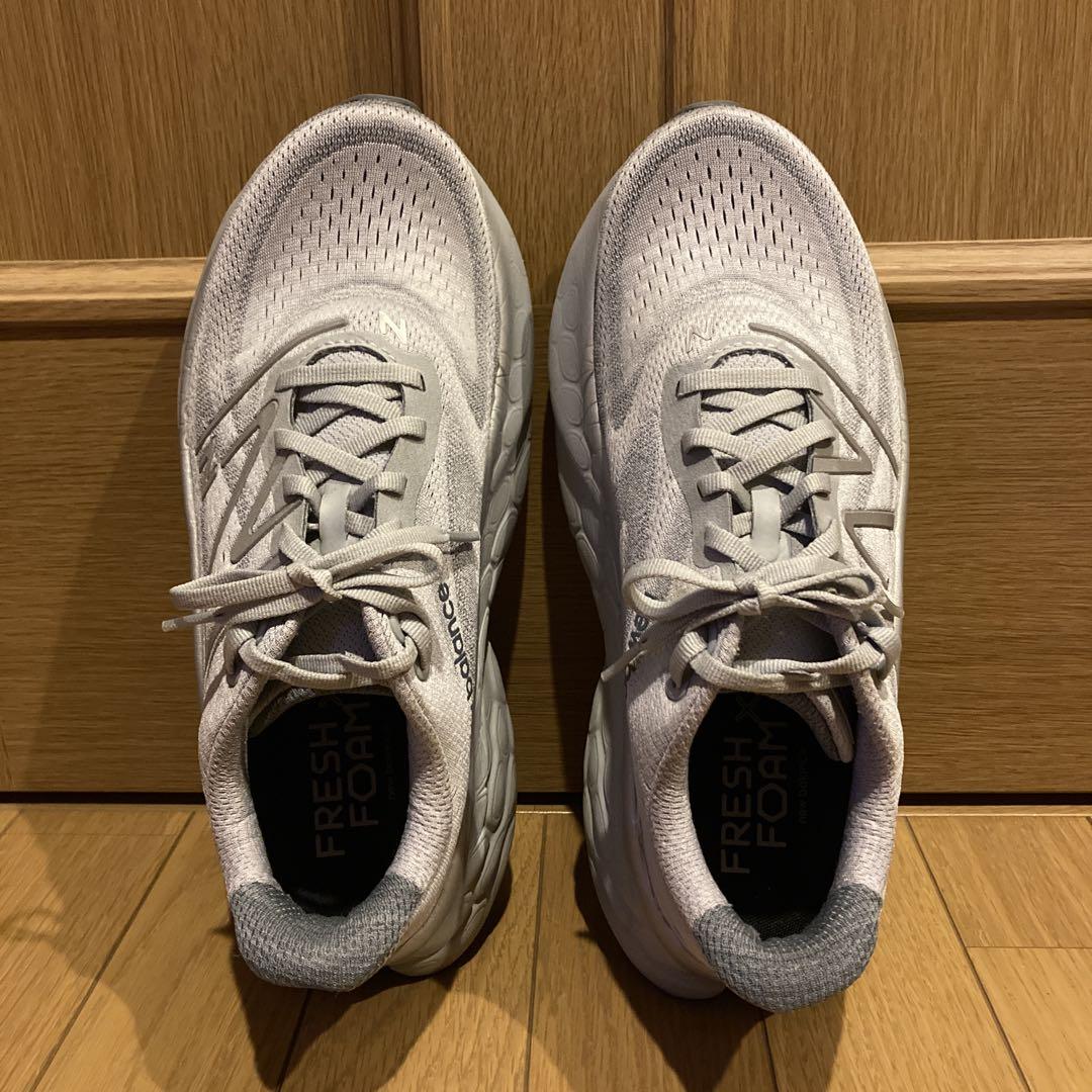 ニューバランス　Fresh Foam X More ライトグレー 26.5㎝