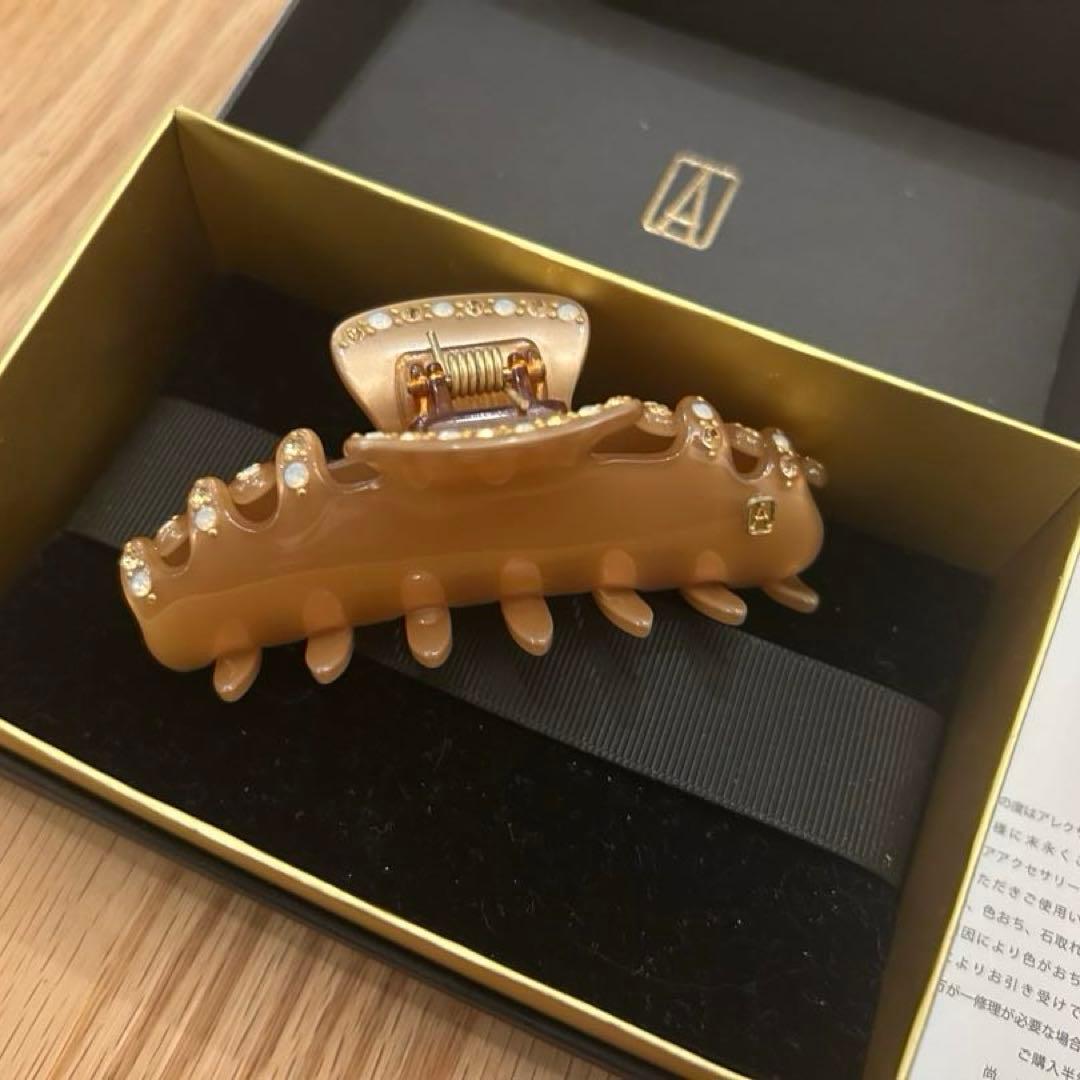 アレクサンドルドゥパリ スワロフスキーが豪華なヘアクリップ ベージュAlexandre de paris