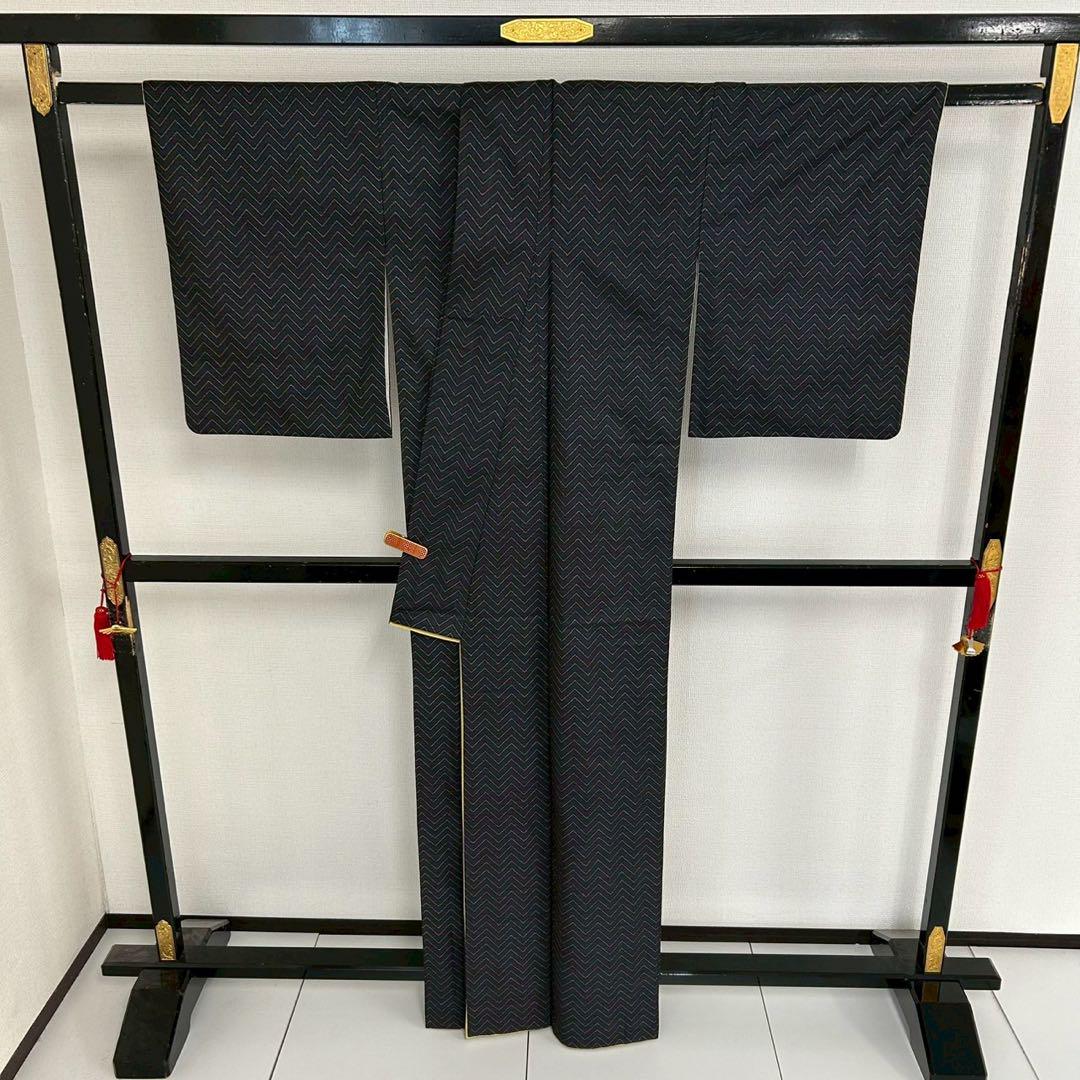 本場大島紬 正絹 一元式 泥藍染め 幾何学 着物 T-5383 - メルカリ