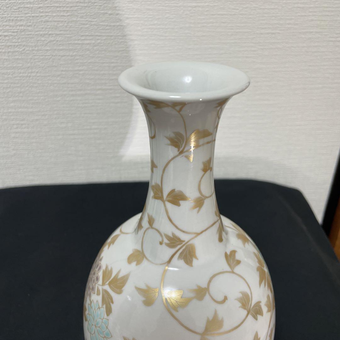 人間国宝吉田美統⭐︎金彩花唐草文 蓋物⭐︎九谷焼⭐︎新品未使用 人間国宝 吉田美統 錦山窯 金彩花唐草蝶文花瓶 九谷焼 花瓶