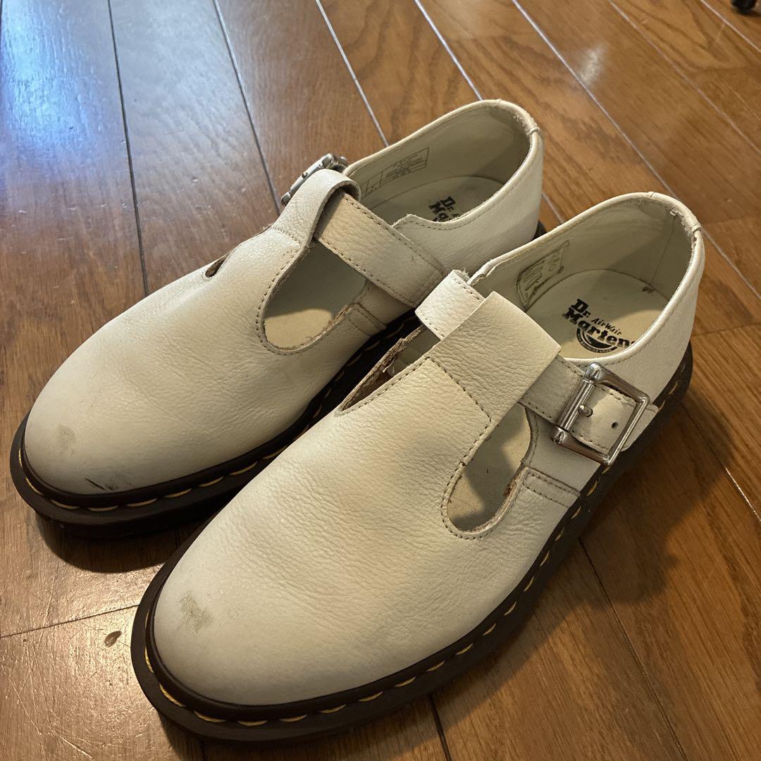 Dr. Martens ホワイトTストラップ