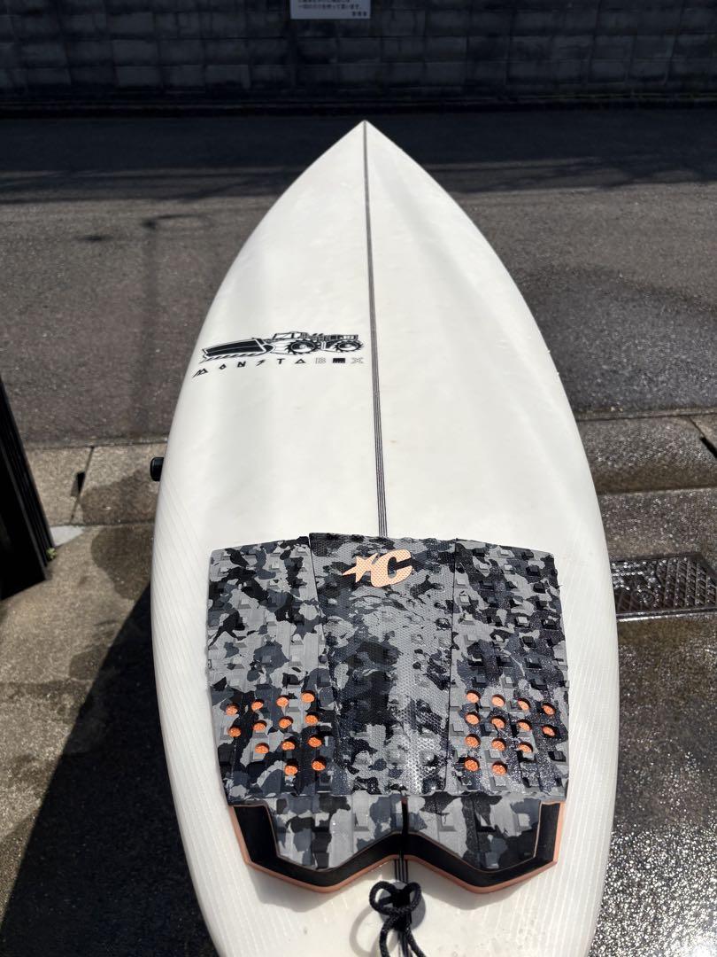 ショートボード 6'1\" x 20\" x 2 5/8\"
