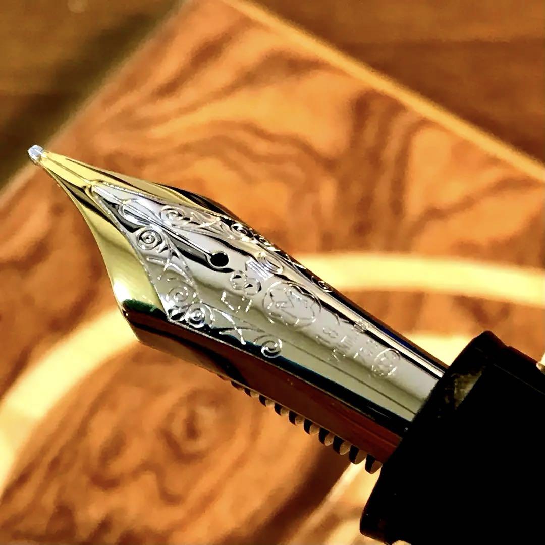 ☆超希少品☆素晴らしいモンブランマイスターシュテック149万年筆(18Ｋ)