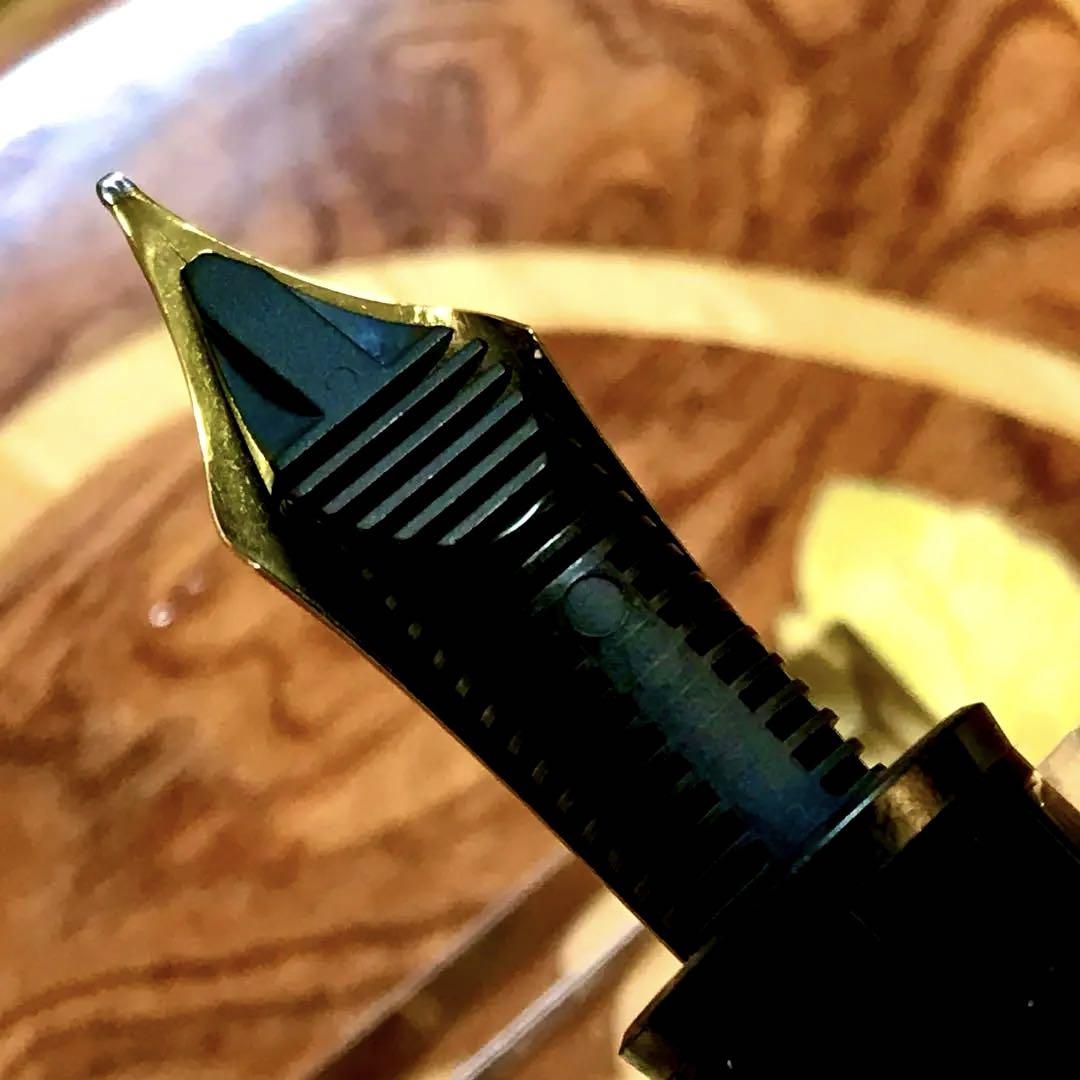 ☆超希少品☆素晴らしいモンブランマイスターシュテック149万年筆(18Ｋ)
