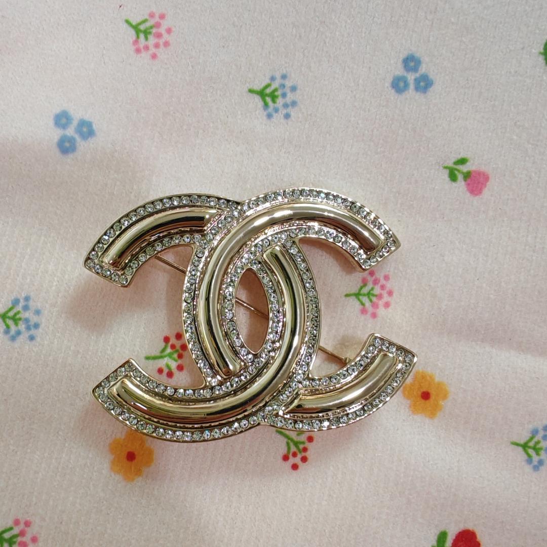 今季ブランド Chanel ブローチ クリスタル ゴールド アクセサリー