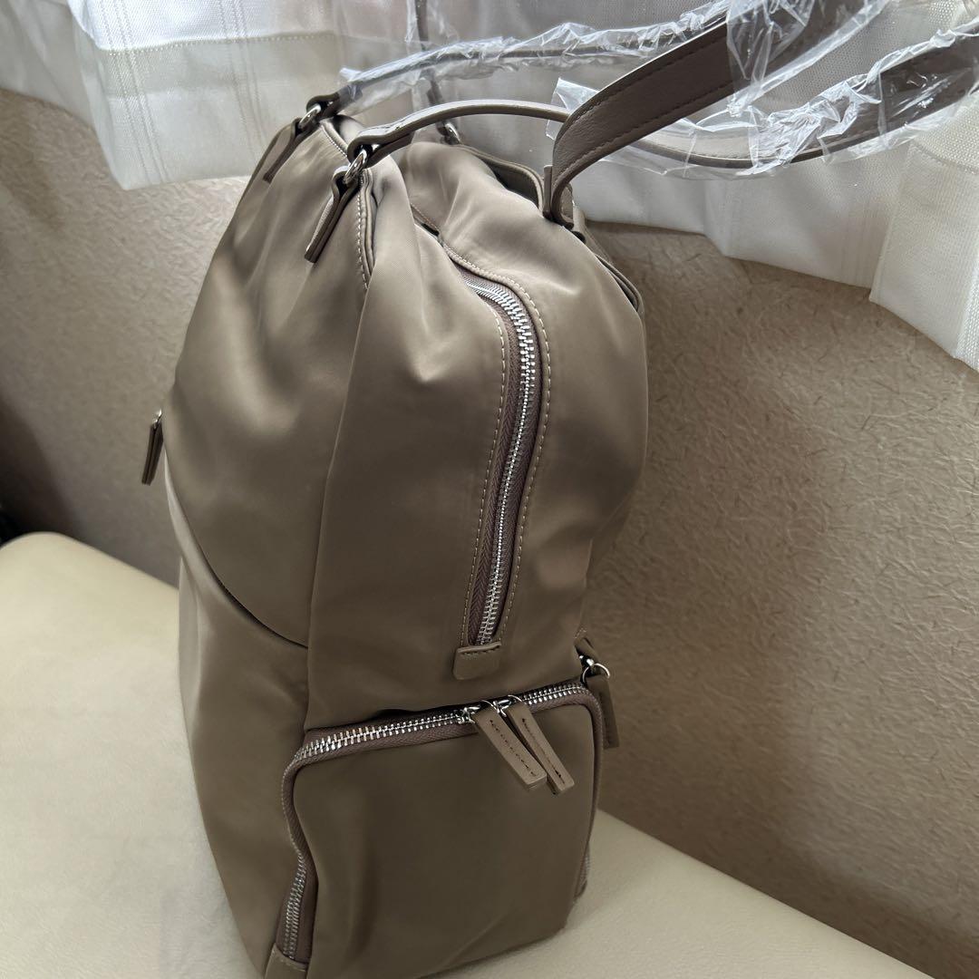 ともとも【新品未使用】FLOORTOTE/piuno 2WAYリュック