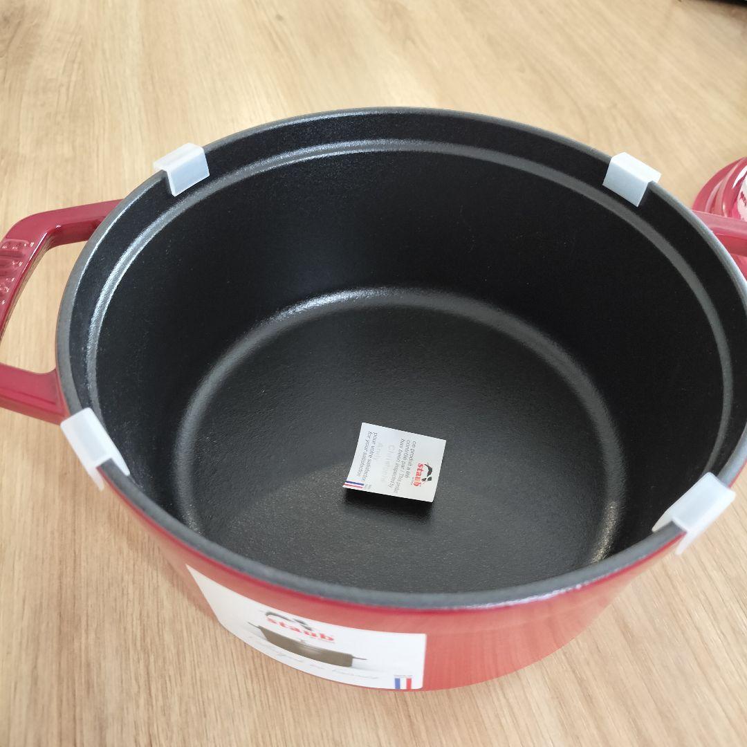 STAUB 赤 ココット　ココットラウンドチェリー　両手鍋 18cm　ほうろう