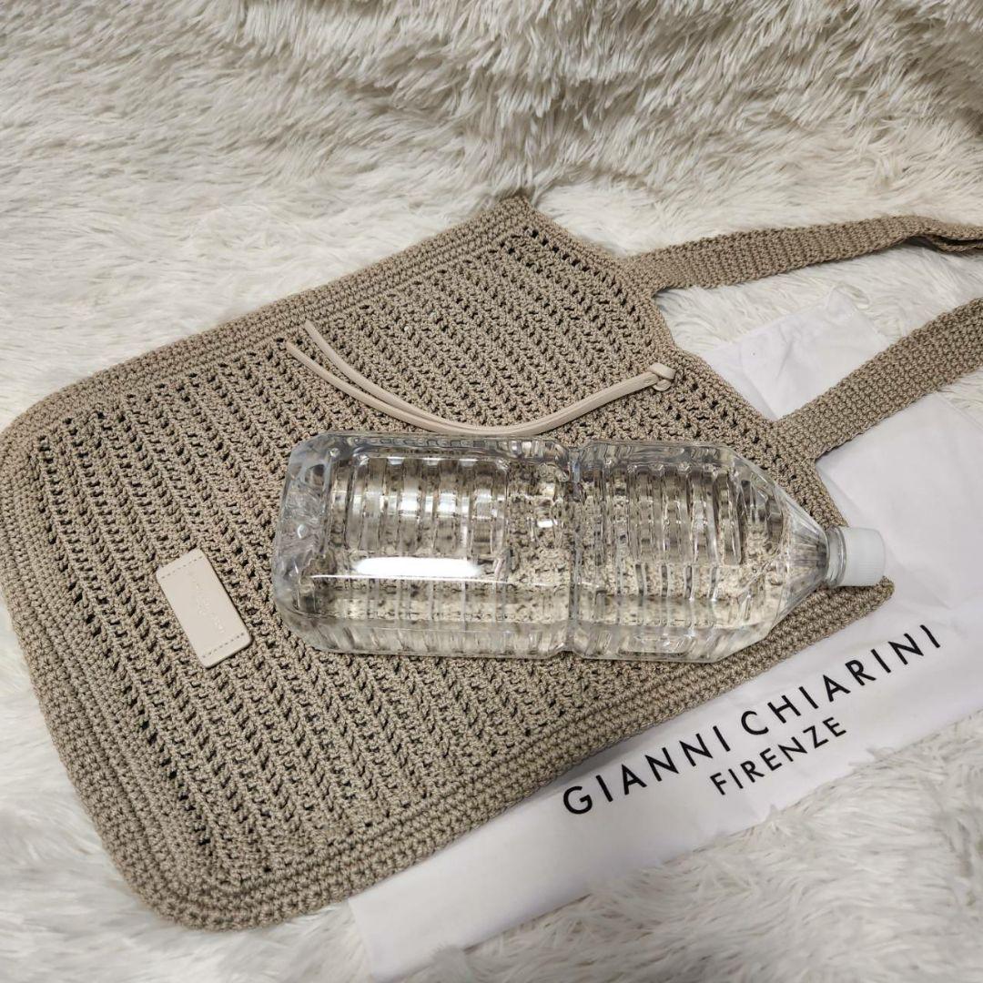 GIANNI CHIARINI ベージュ かごバッグ　トートバッグ　A4収納可 GIANNI CHIARINI ベージュ かごバッグ トートバッグ A4収納可