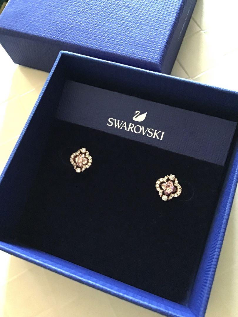 スワロフスキー 新品 SparklingDance ピアス Swarovski