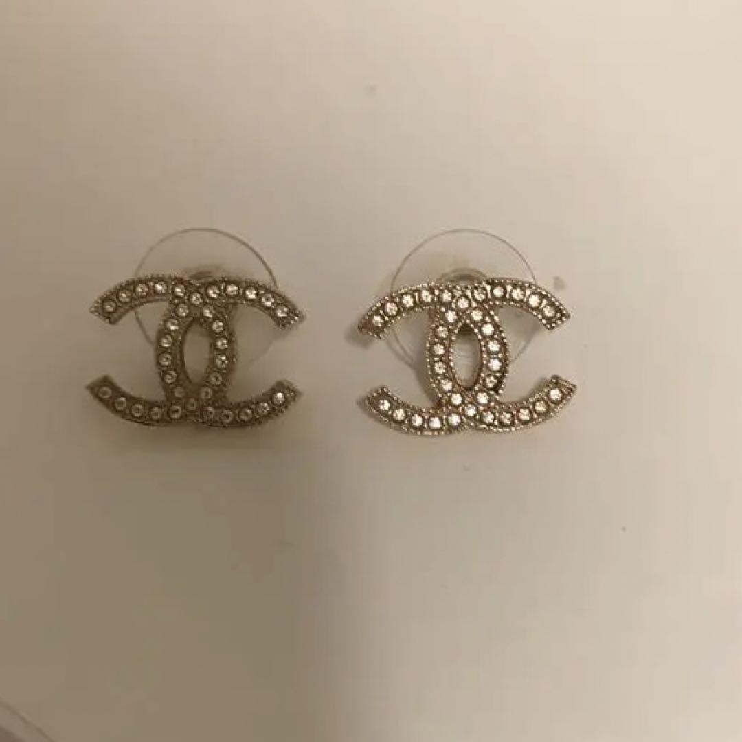 CHANEL ロゴ ピアス ストーン装飾