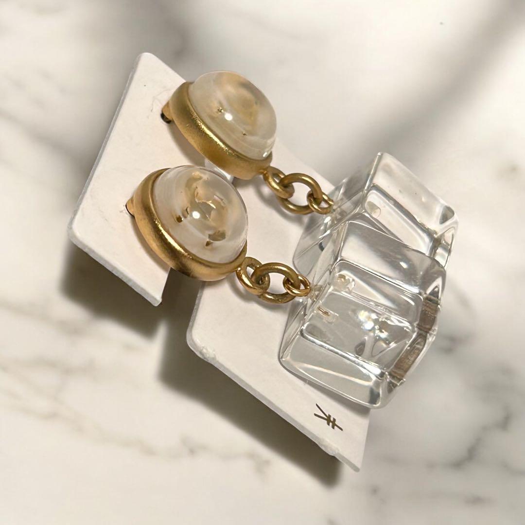 CHANEL ゴールドクリアドロップピアス