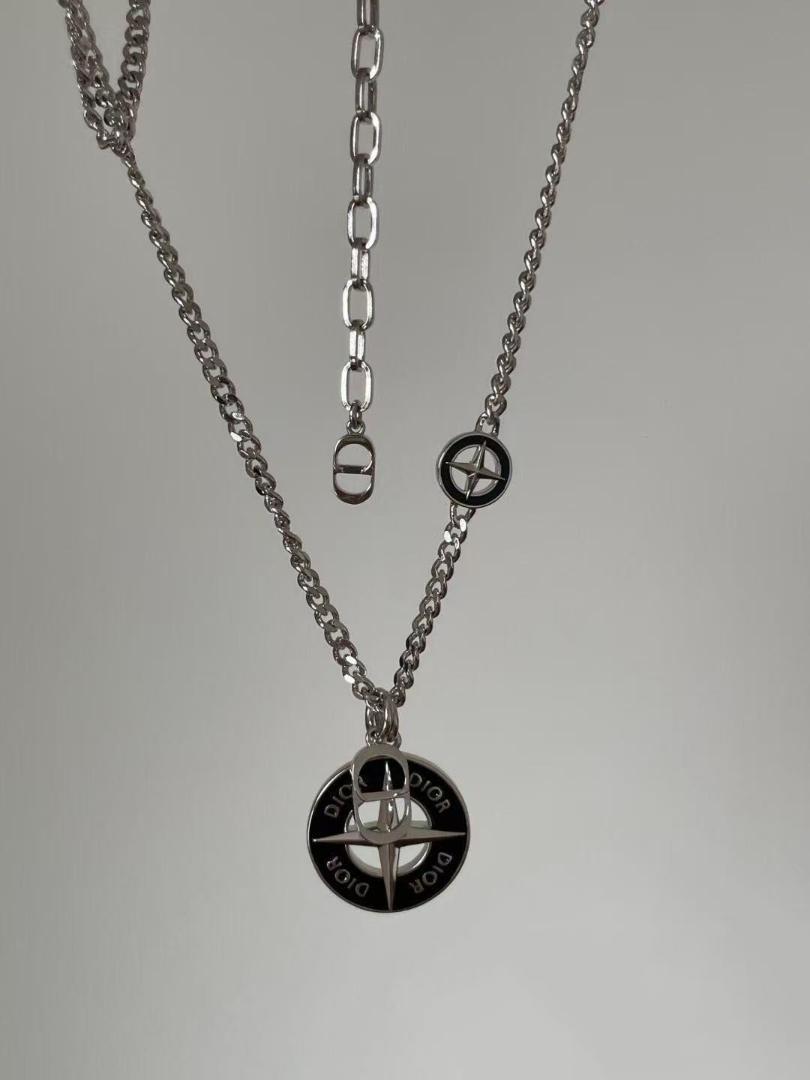 美品　Dior CDロゴ シルバーネックレス