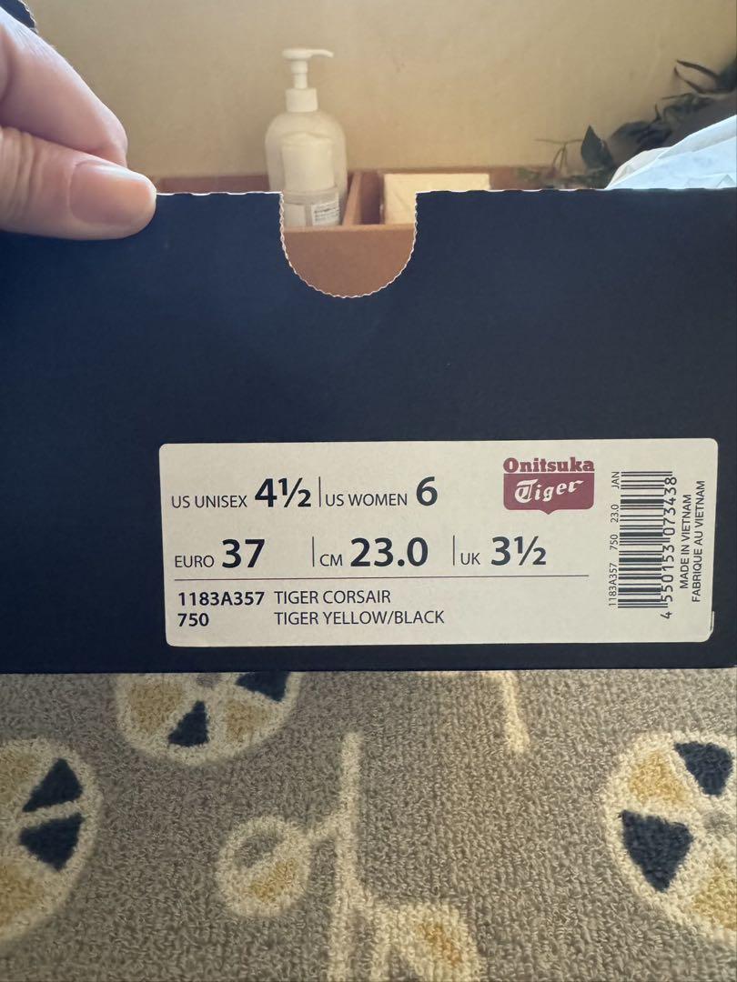 新品未使用Onitsuka Tiger Tiger Corsair 37サイズ