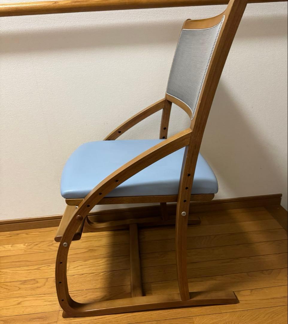 学習椅子 デスクチェアカリモク家具
