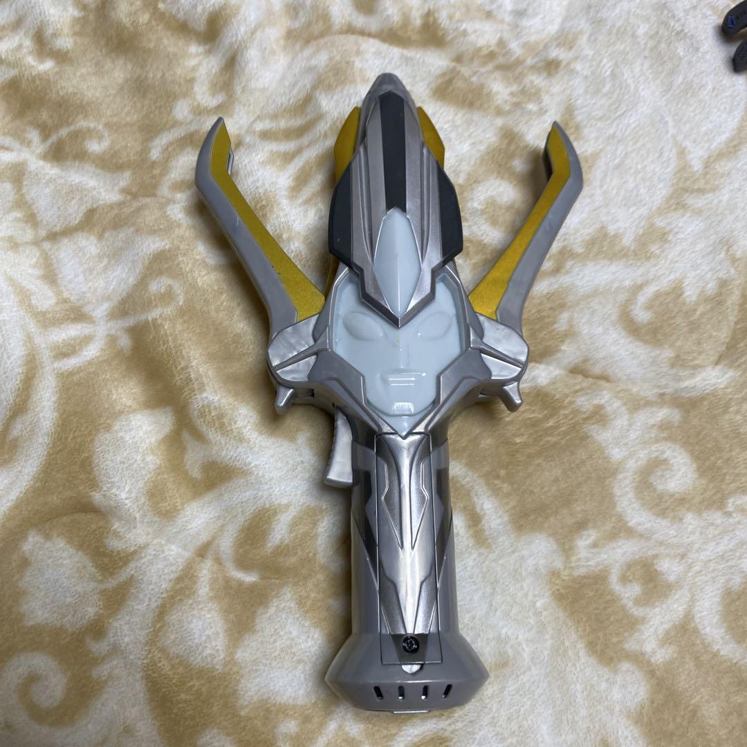 ウルトラマン 武器 シルバー/イエロー