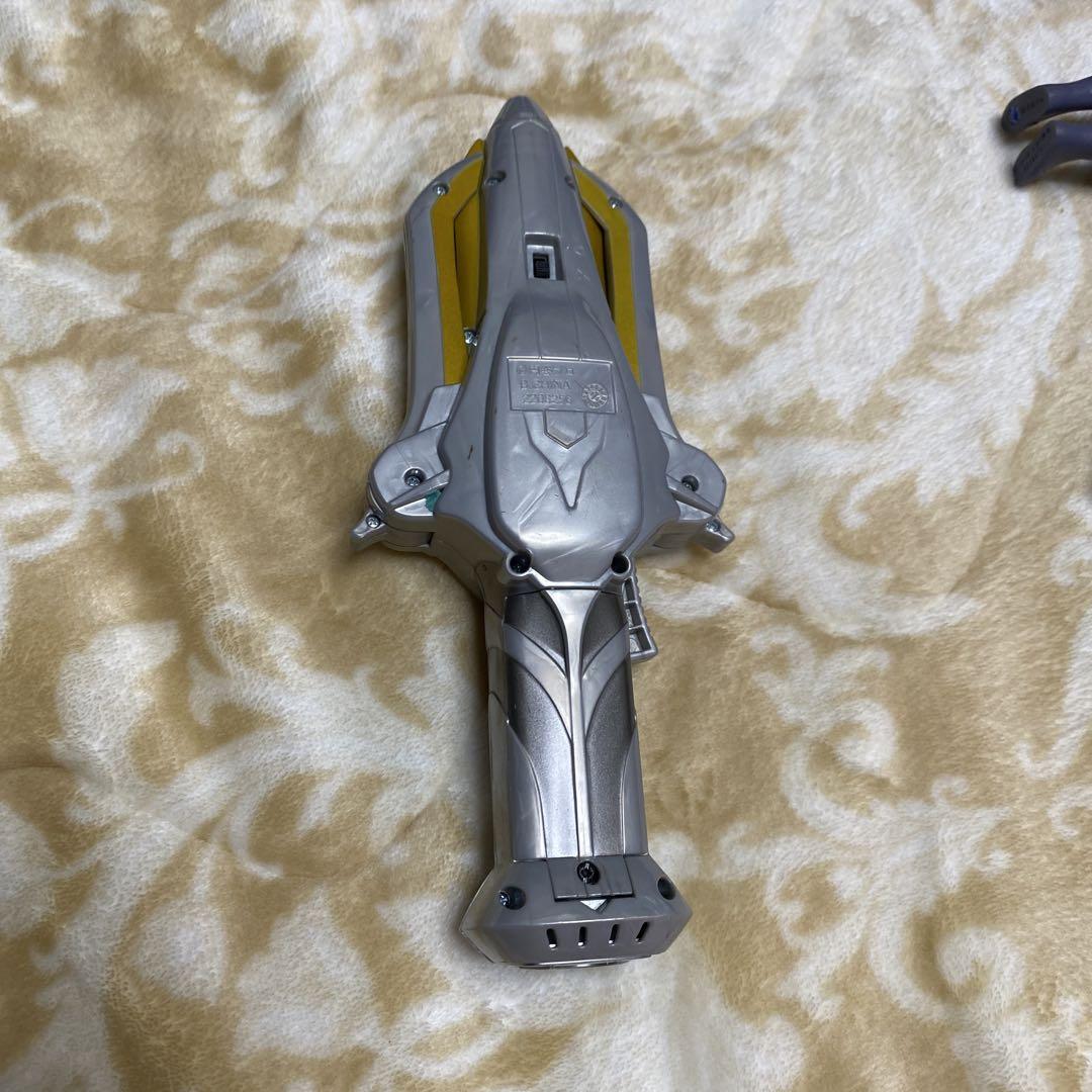 ウルトラマン 武器 シルバー/イエロー