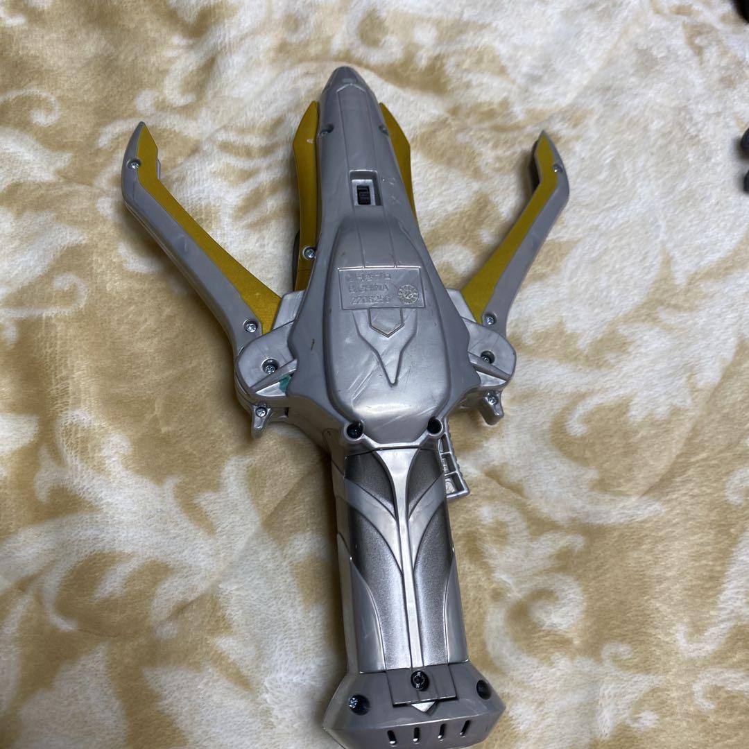 ウルトラマン 武器 シルバー/イエロー