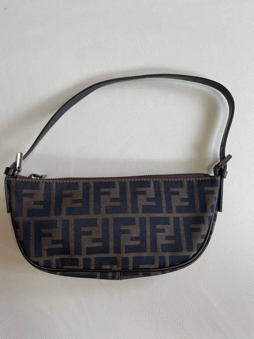 【希少】 FENDI ズッカ 8BR133 ハンドバッグ アクセサリーポーチ