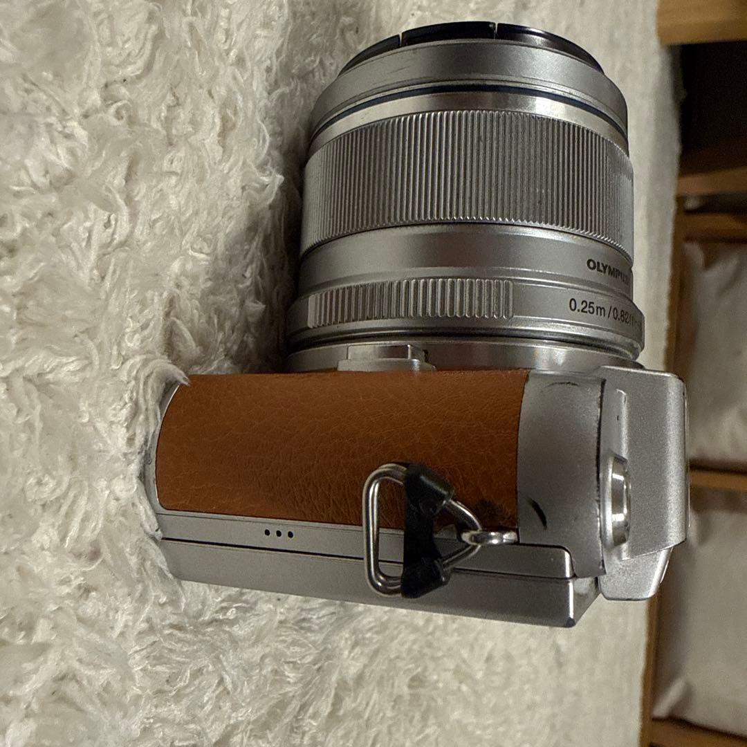 Panasonic GF7 ミラーレス一眼　単焦点レンズ付　25mm f/1.8