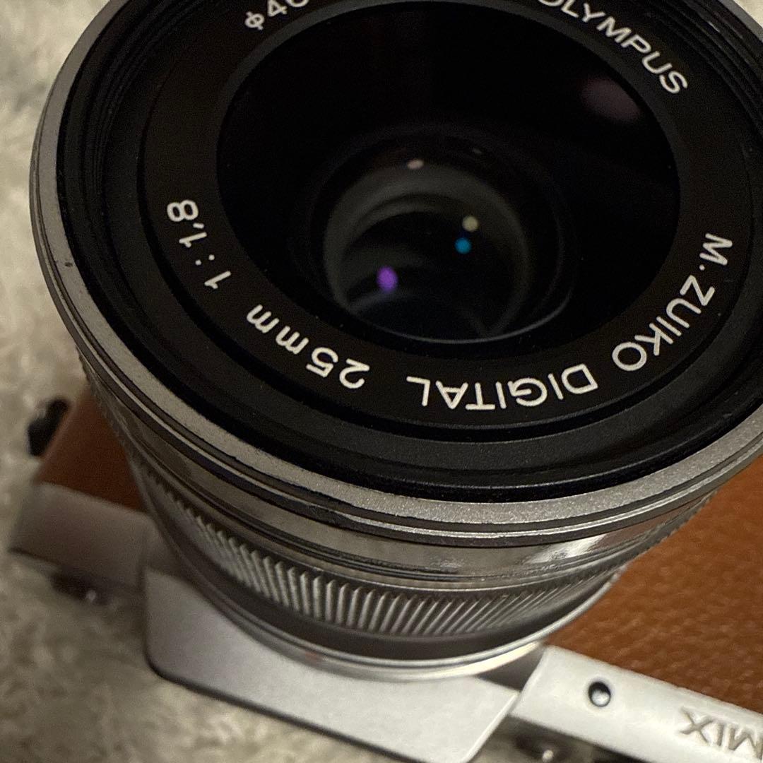 Panasonic GF7 ミラーレス一眼　単焦点レンズ付　25mm f/1.8