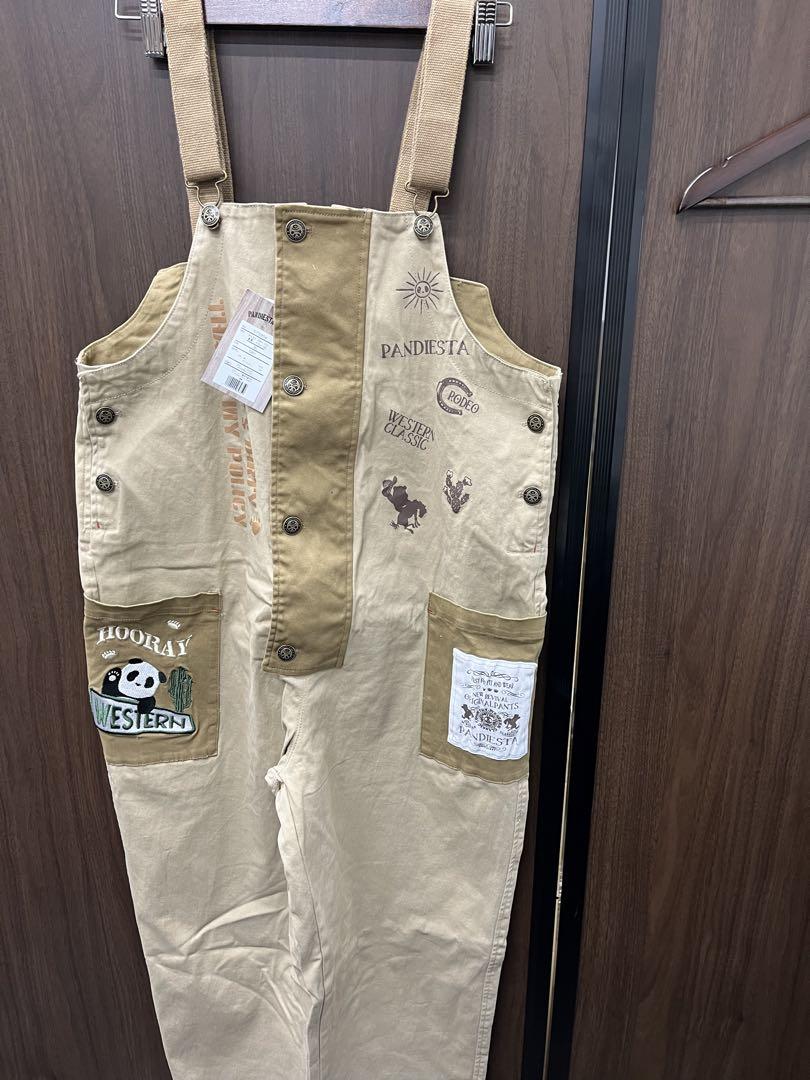 パンディエスタ　ベージュオーバーオールパンツ