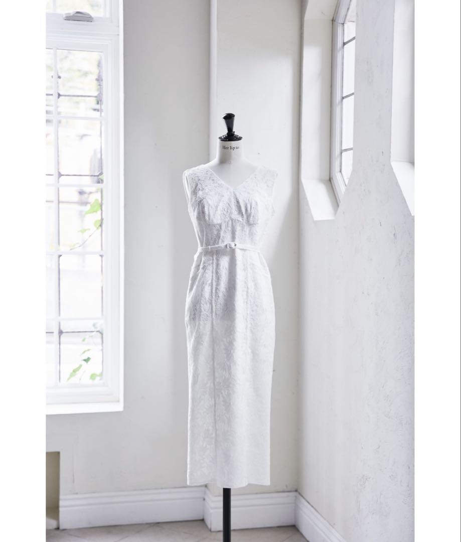 Herlipto Waltz Floral Lace Belted Dress - メルカリ