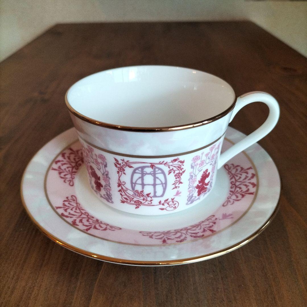 ファンタジースプリングスのカップとソーサーセット