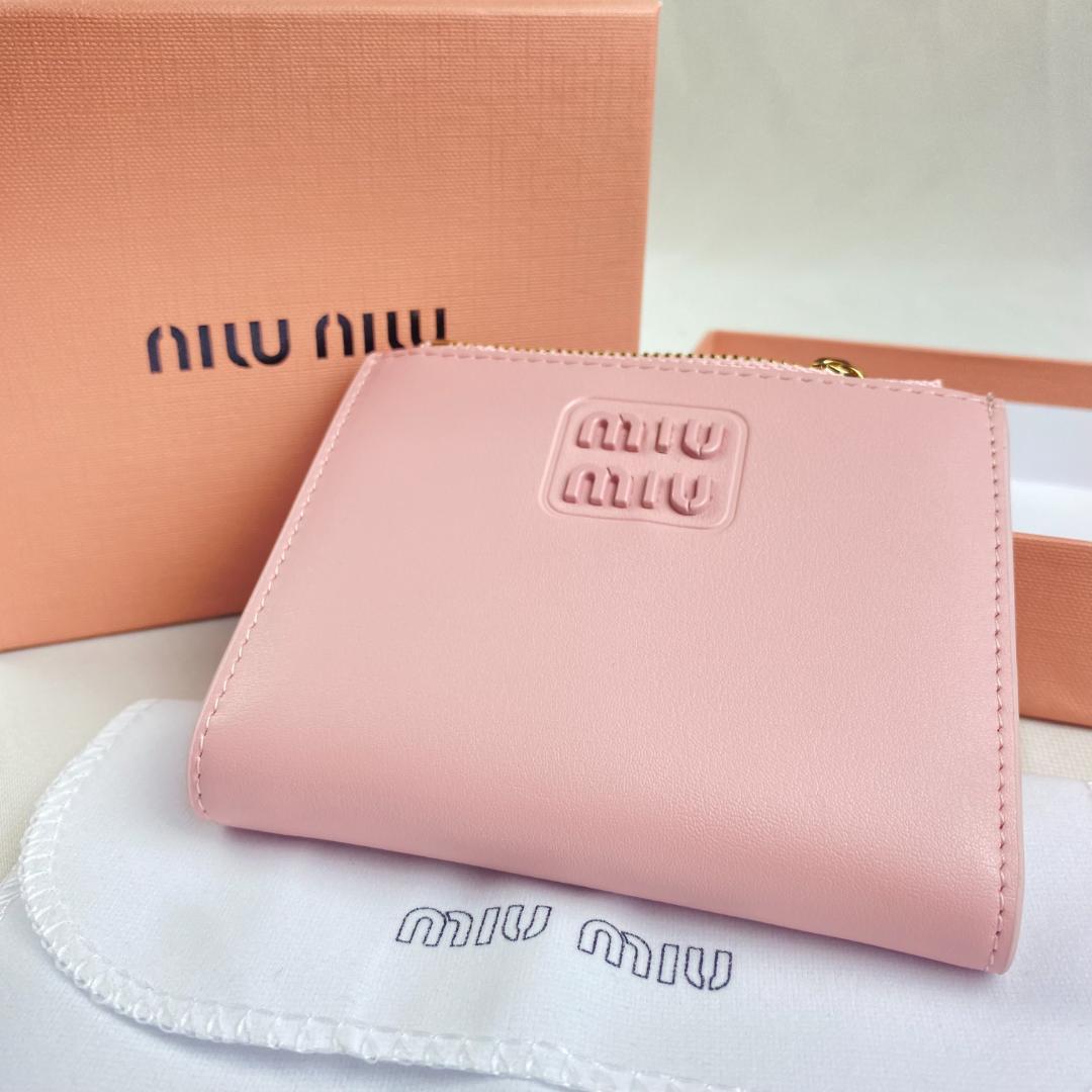 miu miu ピンク 二つ折り財布 ミュウミュウ 二つ折り財布 マテラッセ ミニ財布 ピンク