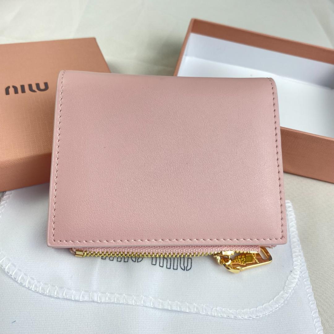 MIU MIU ピンク 二つ折り財布 箱付き ミュウミュウ 二つ折り財布 マテラッセ ミニ財布 ピンク