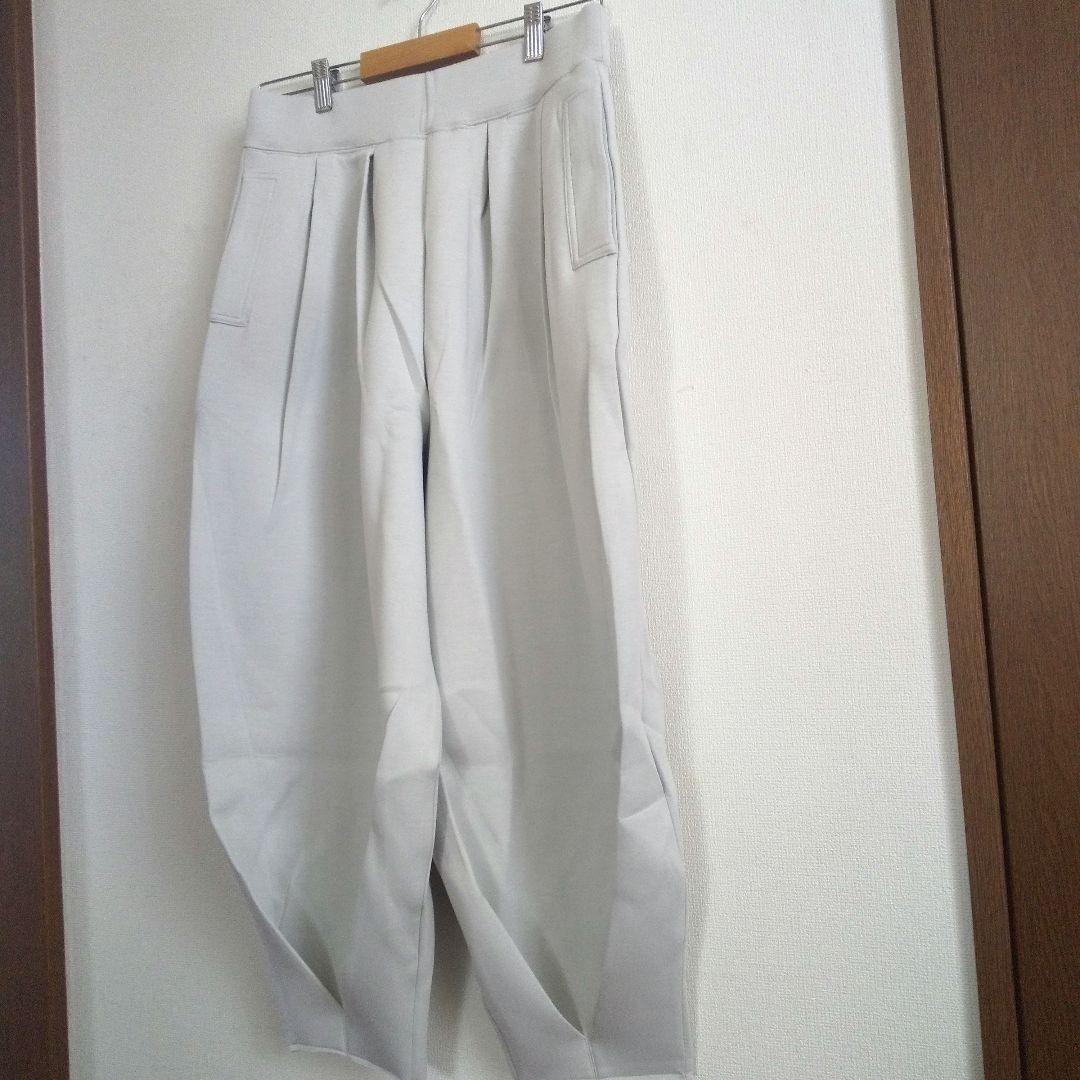 ALWEL　オルウェル　タックペグパンツ　アイスグレー ALWEL (オルウェル) TUCKED PEG PANTS / タックペグパンツ