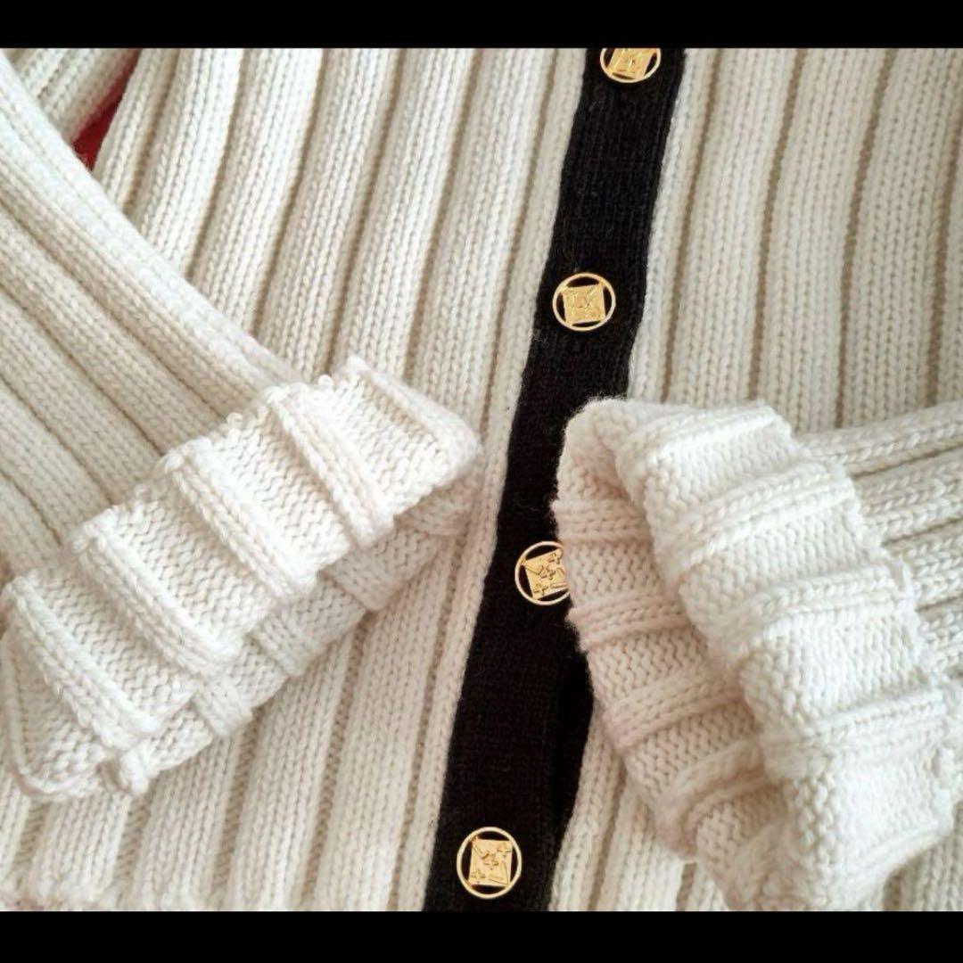 【美品】LOUIS VUITTON 金ボタン　カシミヤ混カーディガン　白色537 美品】LOUIS VUITTON 金ボタン カシミヤ混カーディガン 白色537