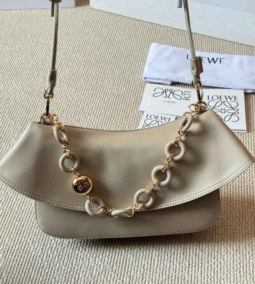 LOEWE ロエベ オラ ショルダーバッグ ゴールド金具 新品未使用♦2611