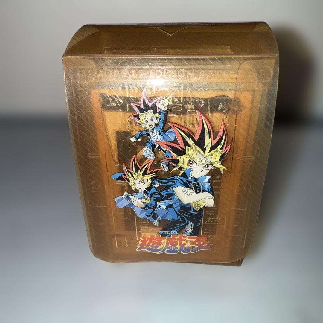 青眼の白龍　遊戯王　バンダイ版　カードダス　デッキケース付き 青眼の白龍 遊戯王 バンダイ版 デッキケース付き ルールカード