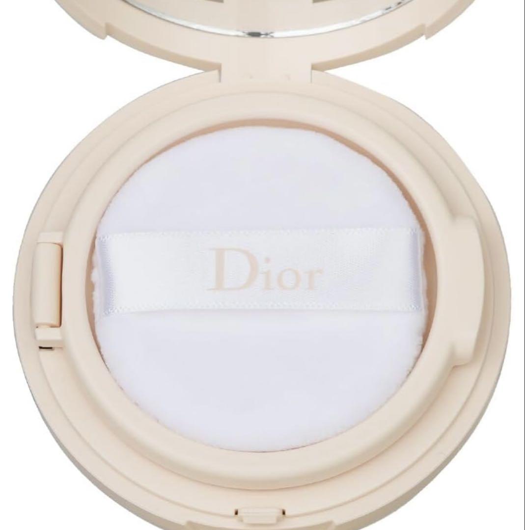 新品未使用Dior Forever Cushion Powder ラベンダー Dior Forever Cushion Powder: Fresh & Skin-Caring Loose